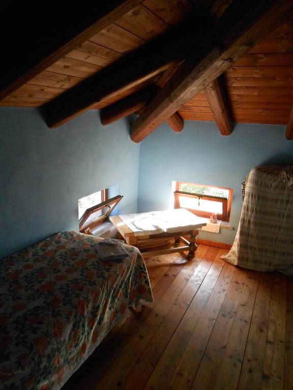 Azienda Agrituristica Risveglio Naturale Варезе Лигуре Стая снимка